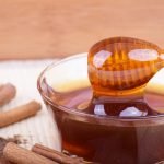 Masker van kaneel en honing